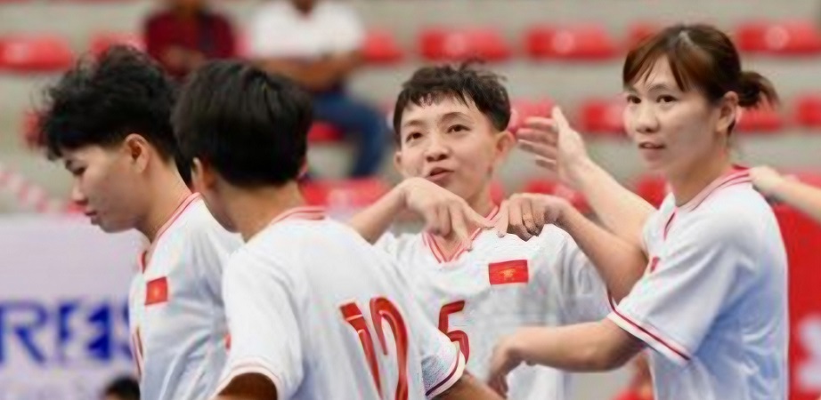 斯佩齐亚也